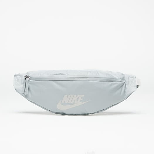 Τσάντα μέσης Nike Heritage Waistpack Light Silver/ Light Silver/ Phantom
