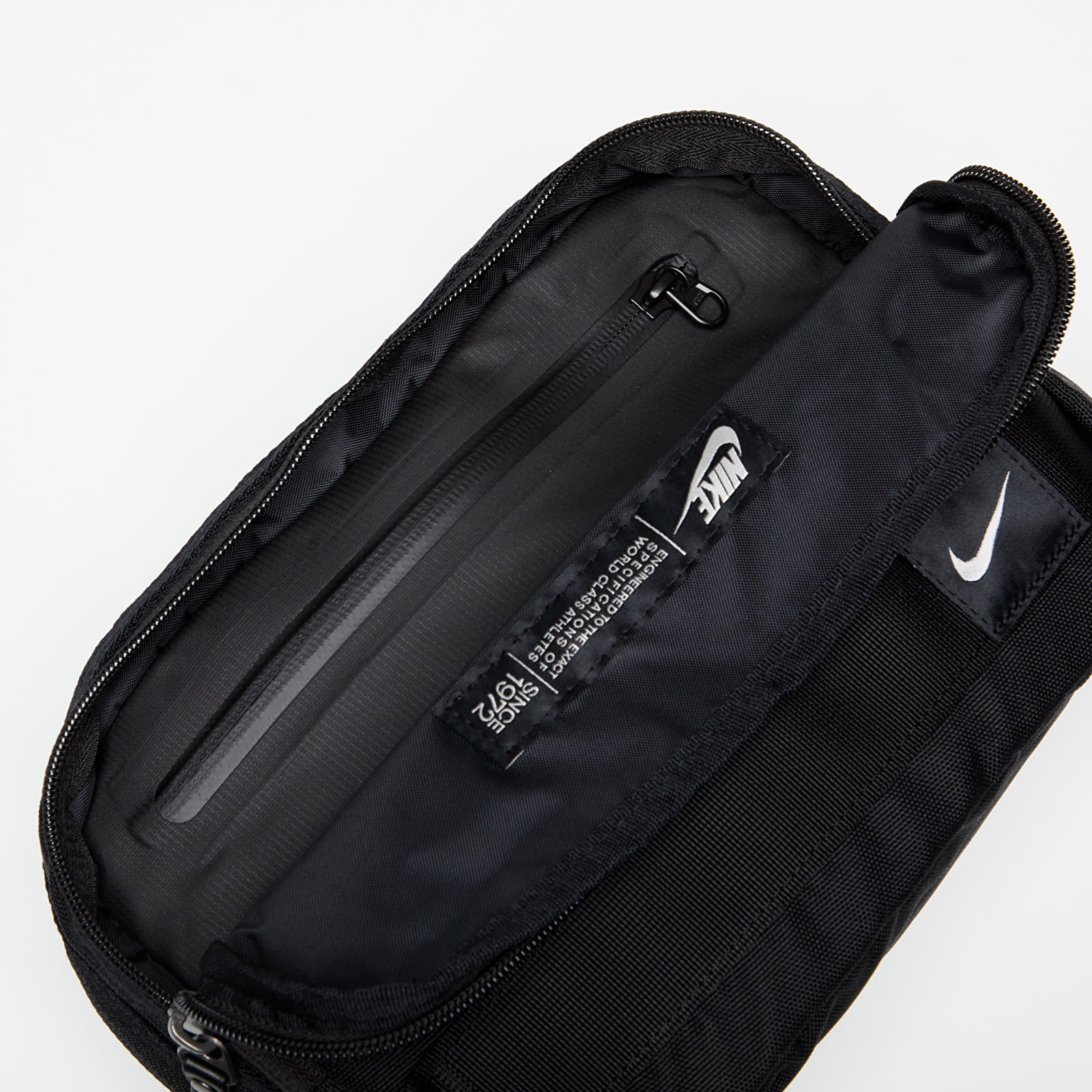Nike shaving bag online