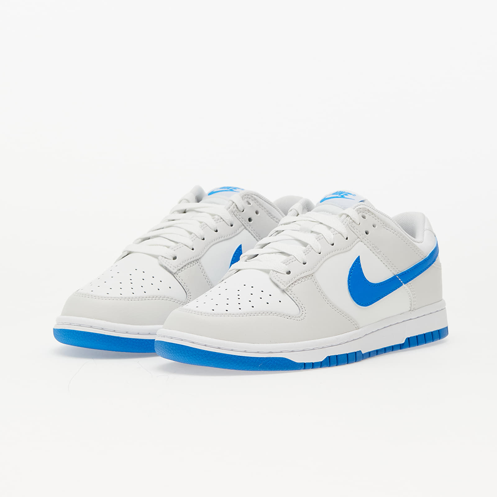 Men s sneakers and shoes Nike Dunk Low Retro Summit White Photo Blue Platinum Tint Queens