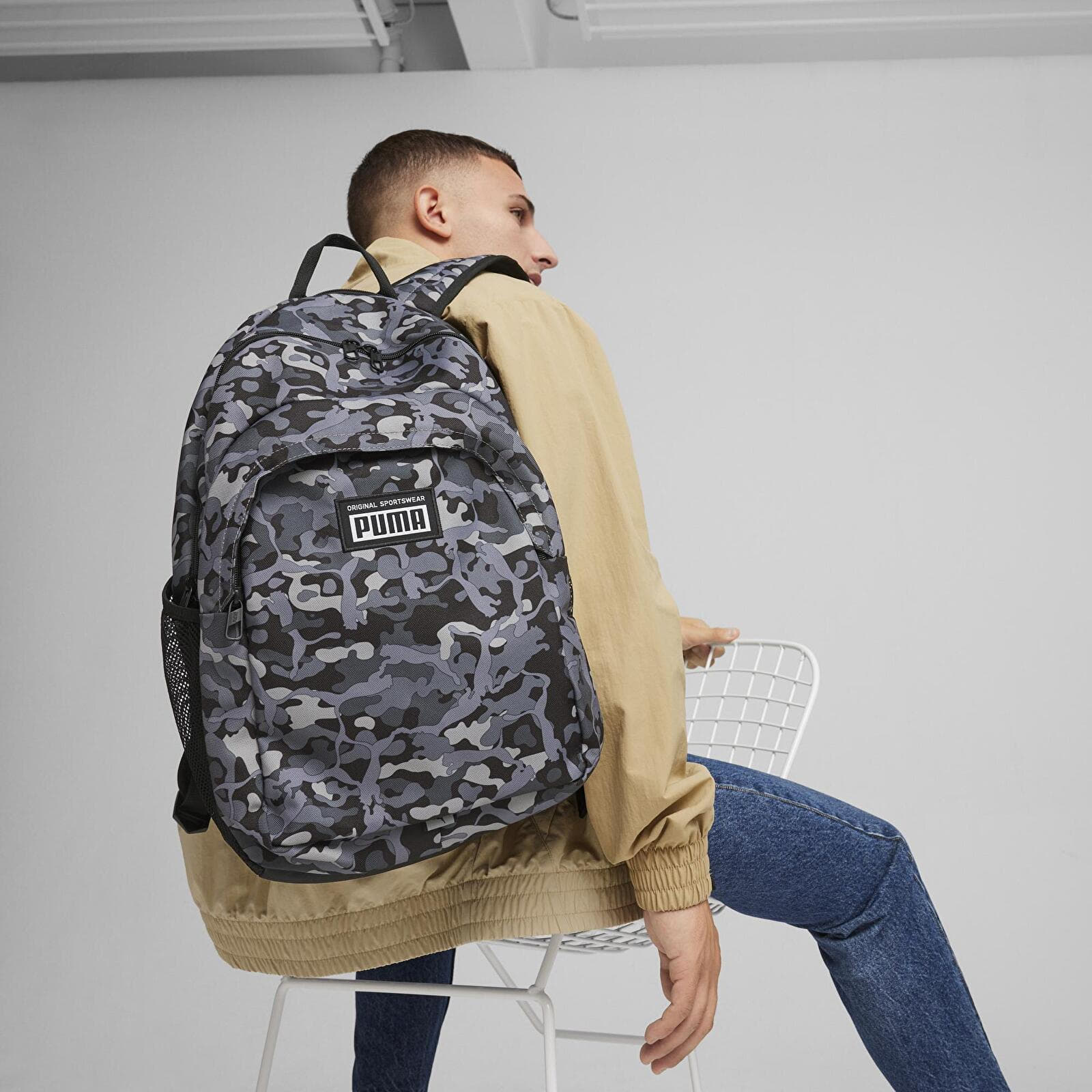 Mochilas Puma Puma Academy Backpack Concrete Gray Camo Aop Queens