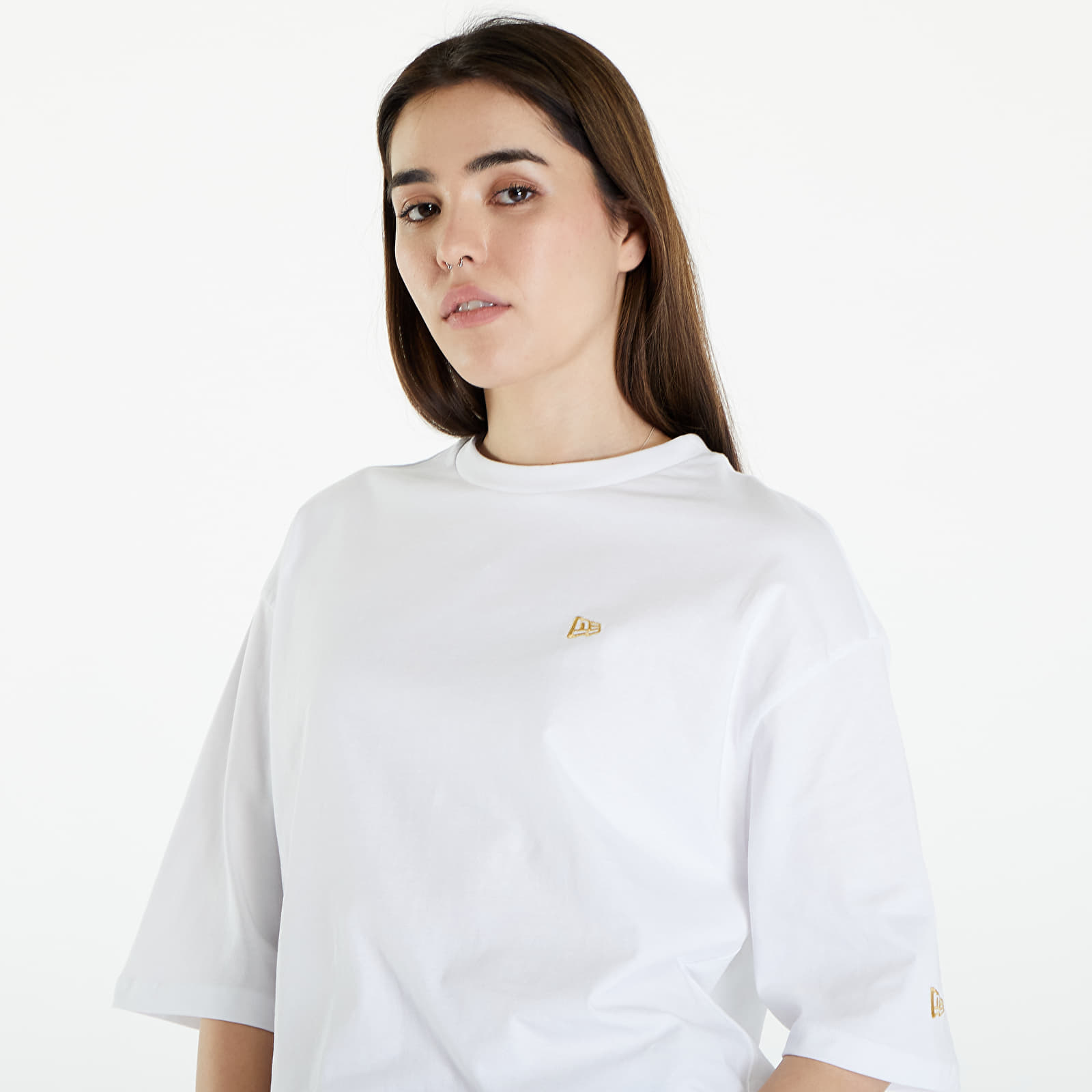 T-shirts New Era Sticker OS Tee UNISEX White/ Metallic Gold