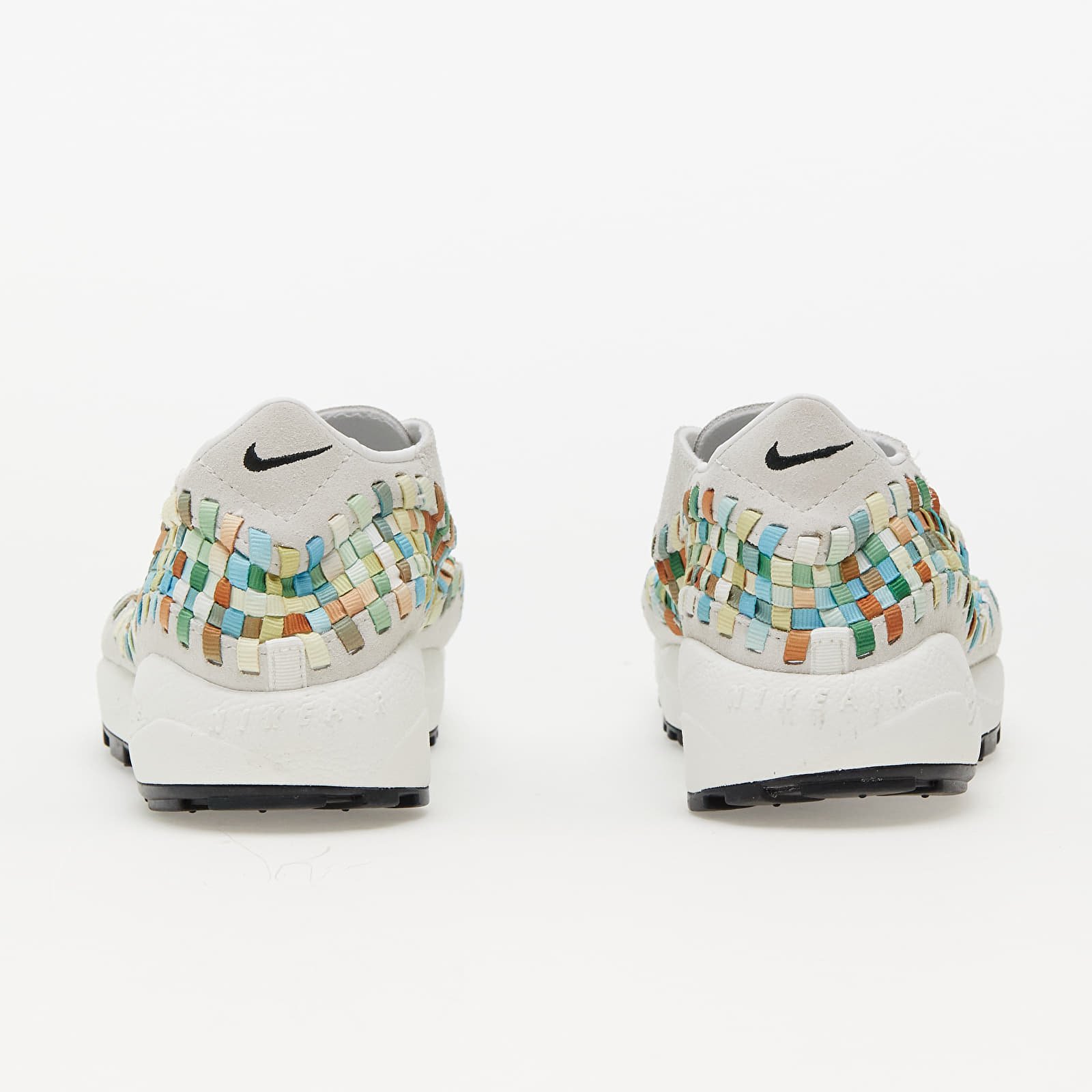 Naiste tossud ja kingad Nike W Air Footscape Woven Summit White/ Black-Sail-Multi-Color