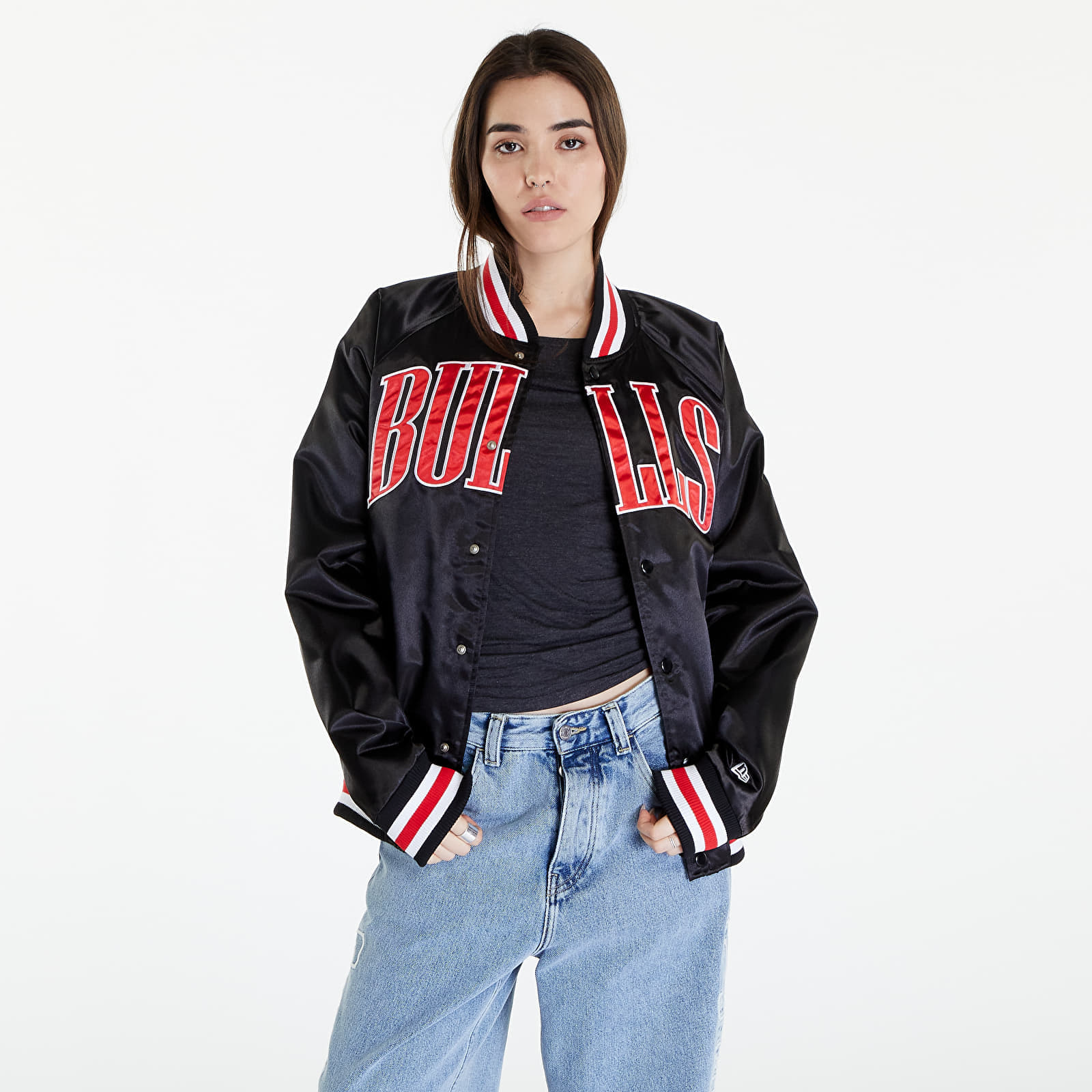 Bomber New Era Chicago Bulls NBA Applique Satin Bomber Jacket UNISEX Black/ Front Door Red - 1 | YEO