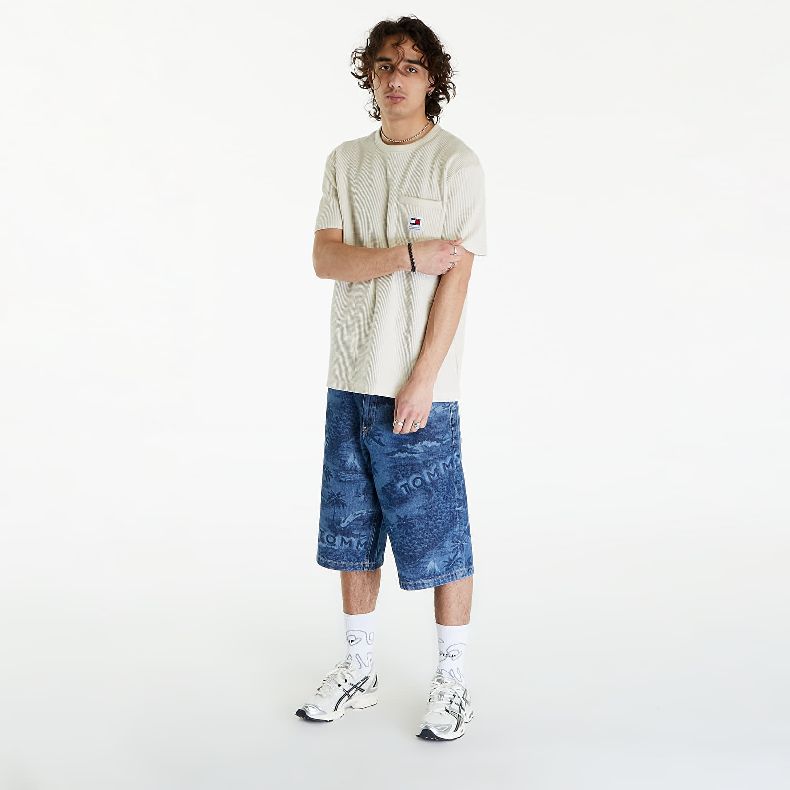 Trička Tommy Jeans Regular Waffle Short Sleeve Pocket Tee Newsprint