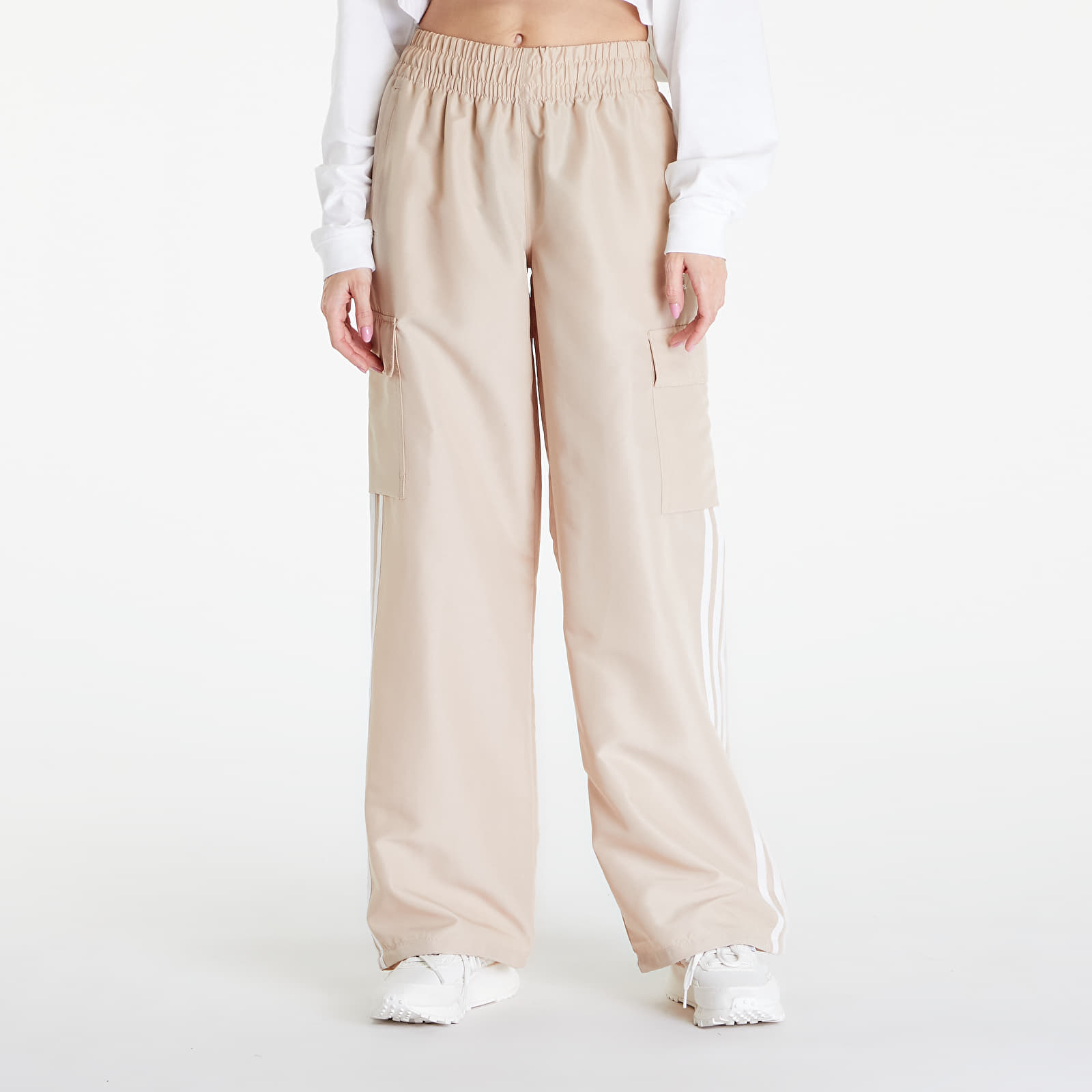 Kavbojke in hlače adidas Adicolor Cargo Pants Magic Beige
