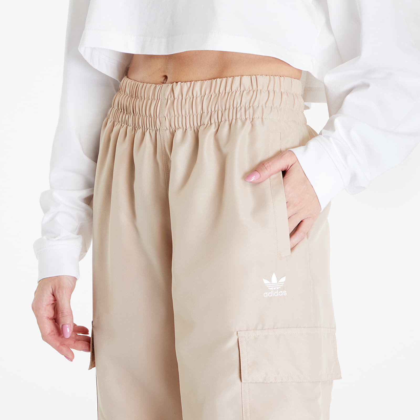 Kavbojke in hlače adidas Adicolor Cargo Pants Magic Beige
