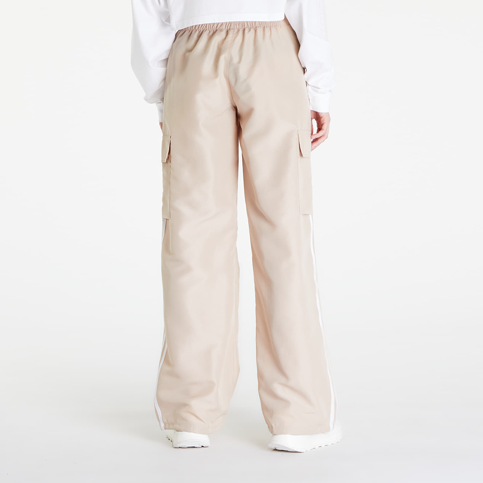 Kavbojke in hlače adidas Adicolor Cargo Pants Magic Beige