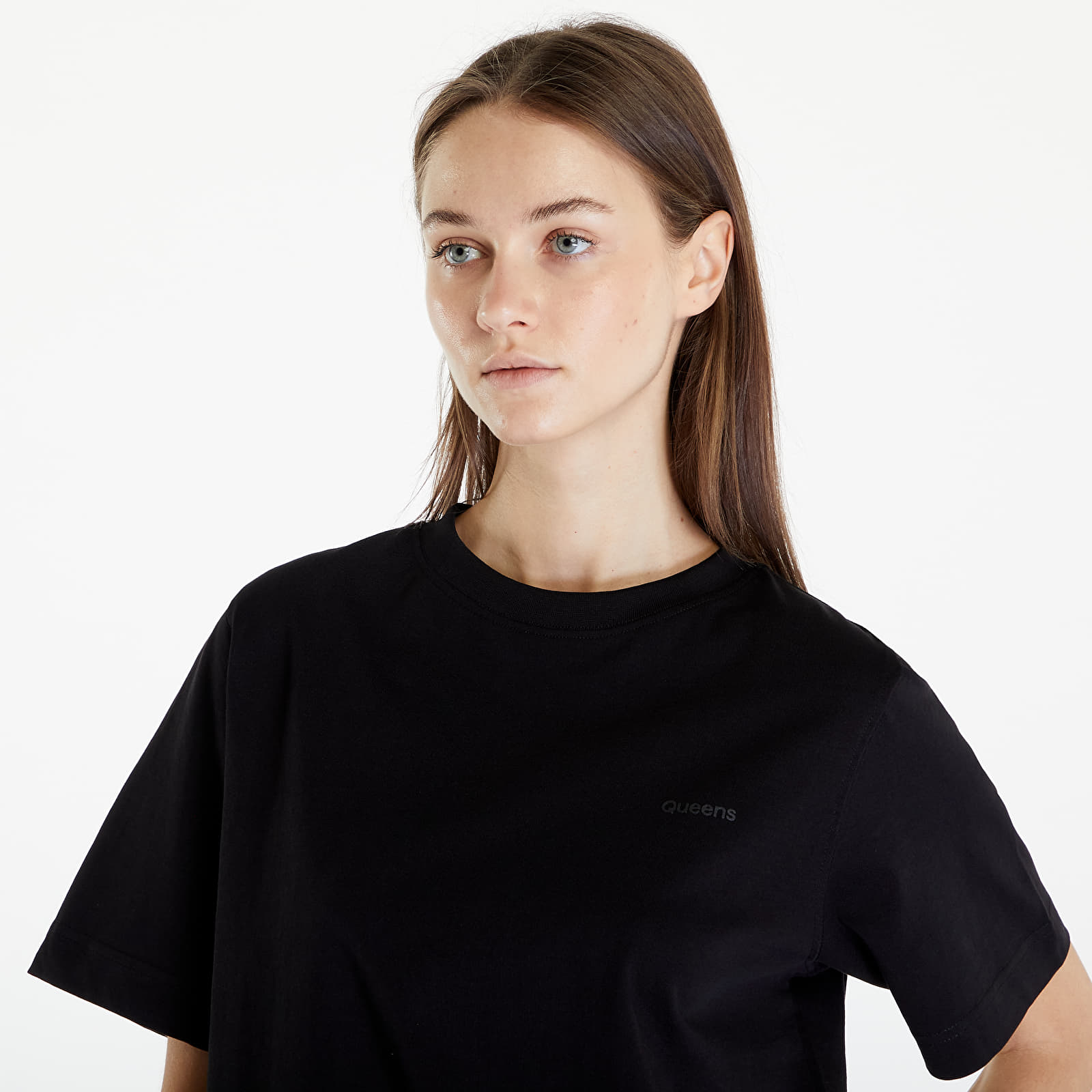 T-Shirts Queens Women's Essential T-Shirt With Tonal Print Black