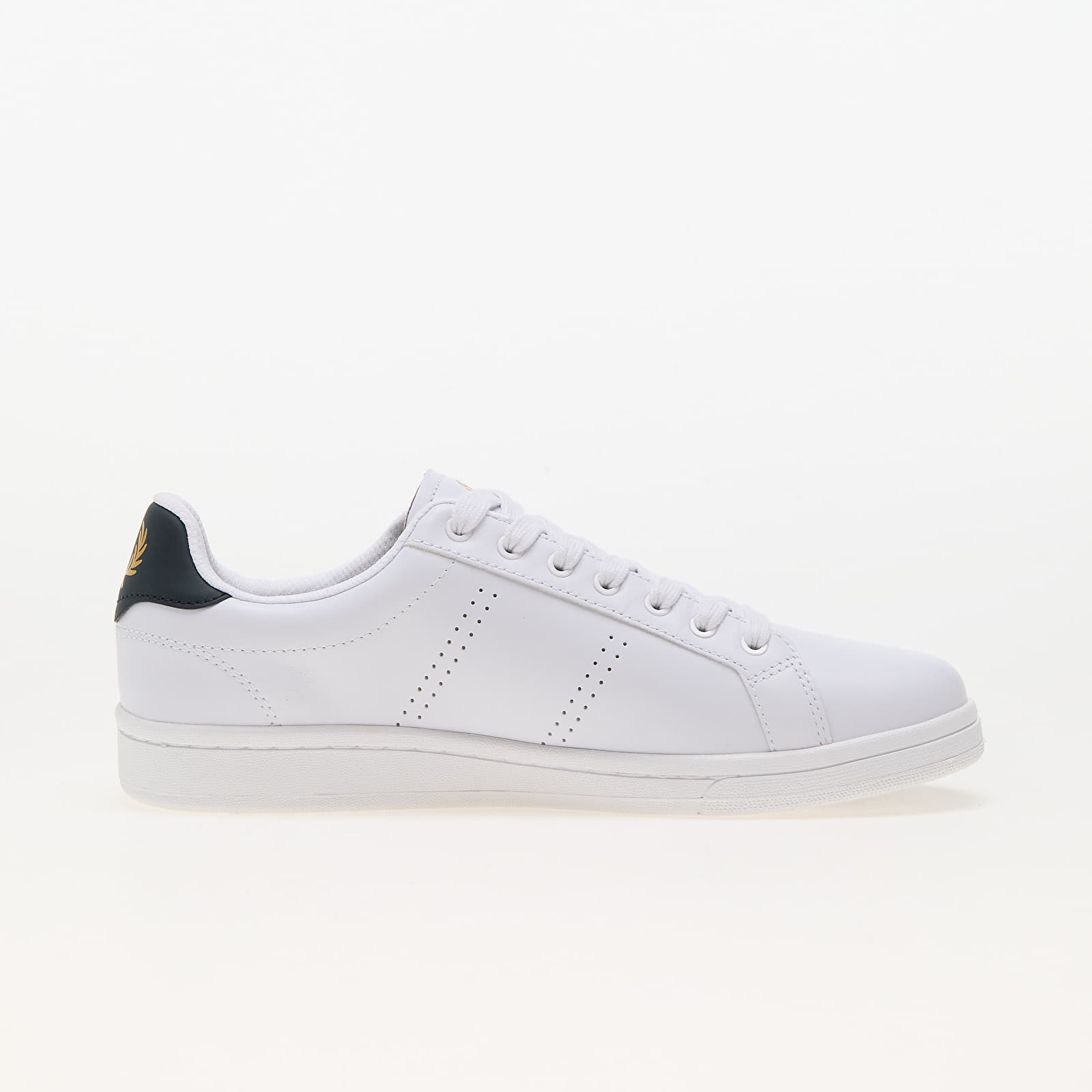 Men's sneakers and shoes FRED PERRY B721 Leather White/ Navy