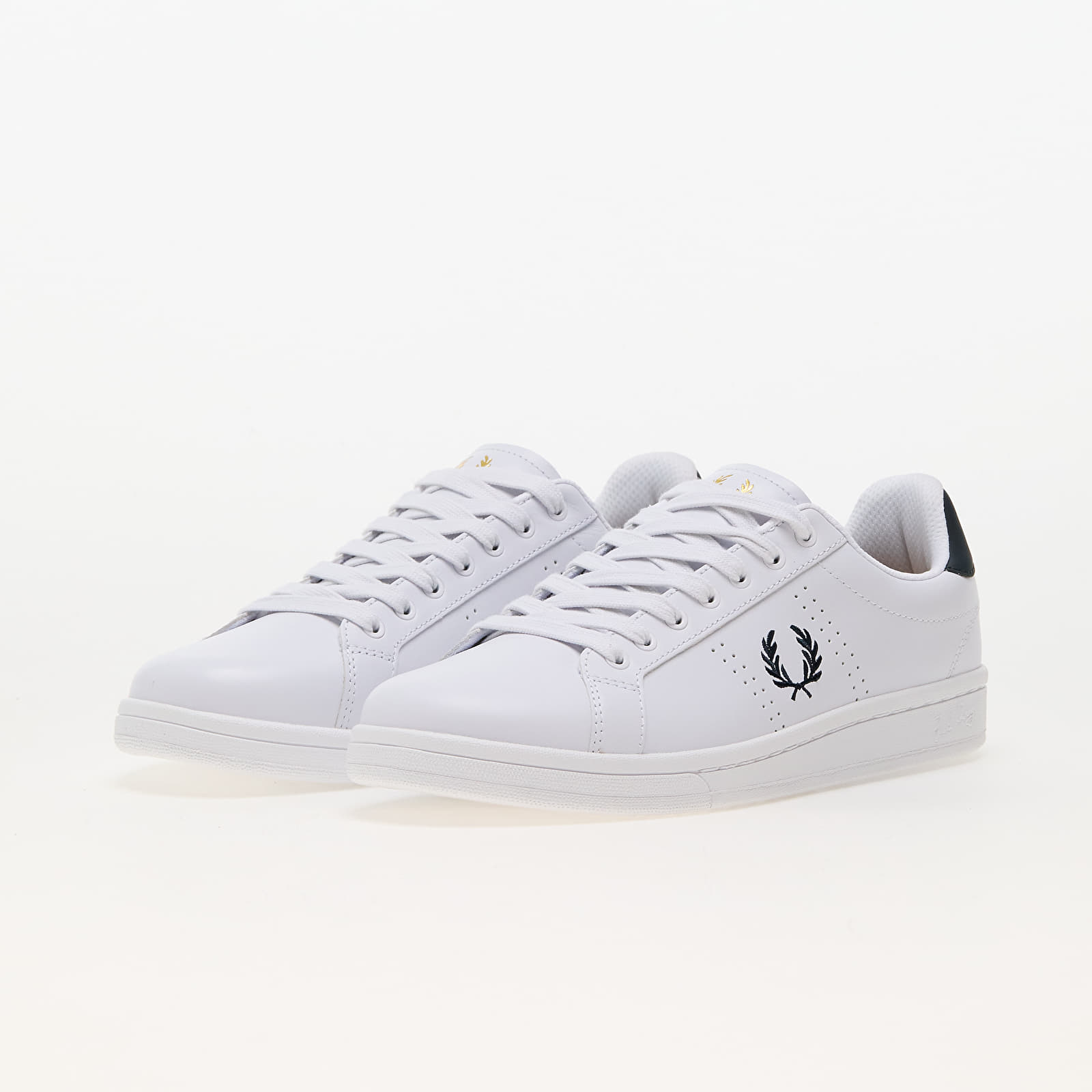 Men's sneakers and shoes FRED PERRY B721 Leather White/ Navy