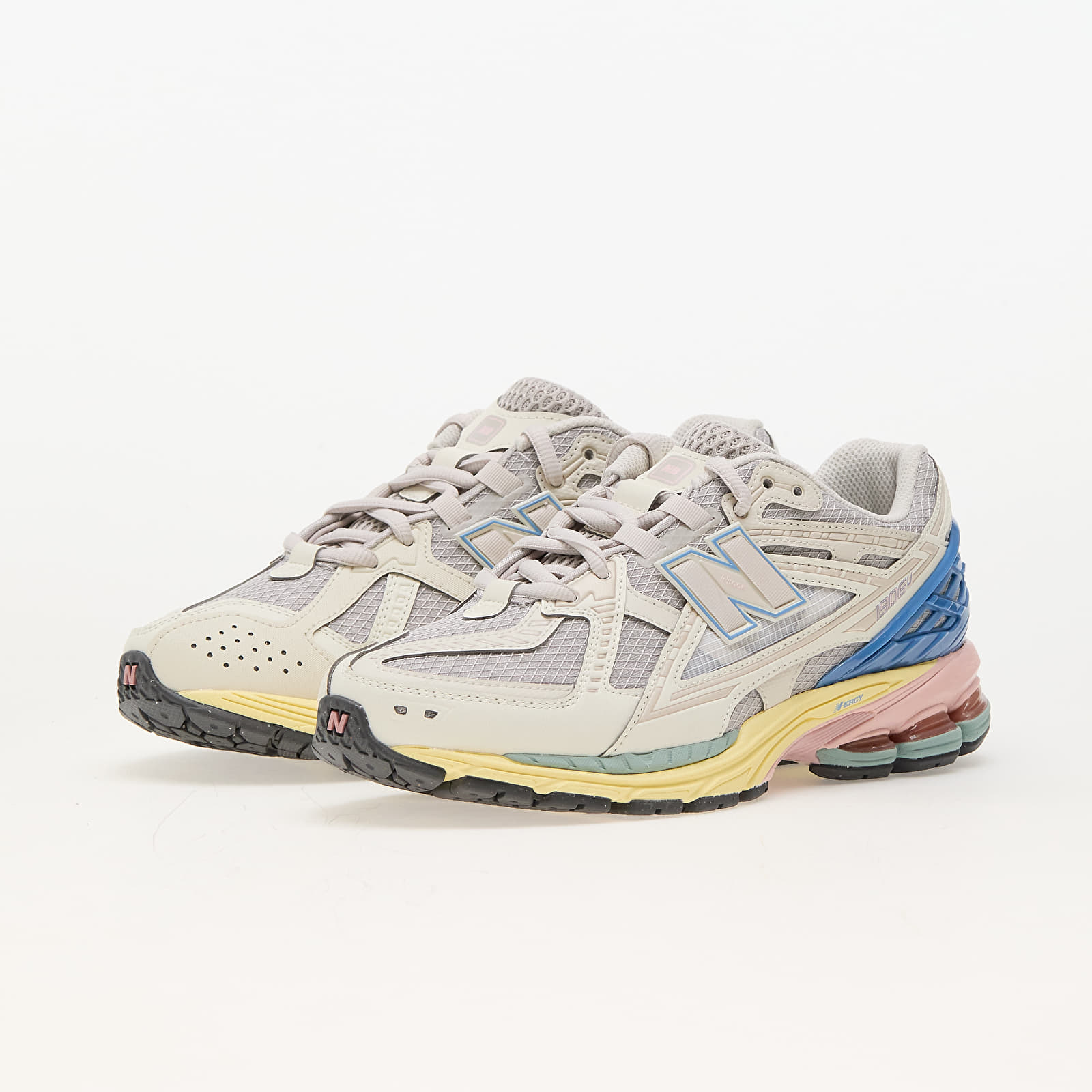 Men s sneakers and shoes New Balance 1906 Angora Queens