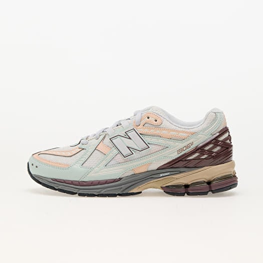 Chaussures et baskets homme New Balance 1906 Clay Ash Queens