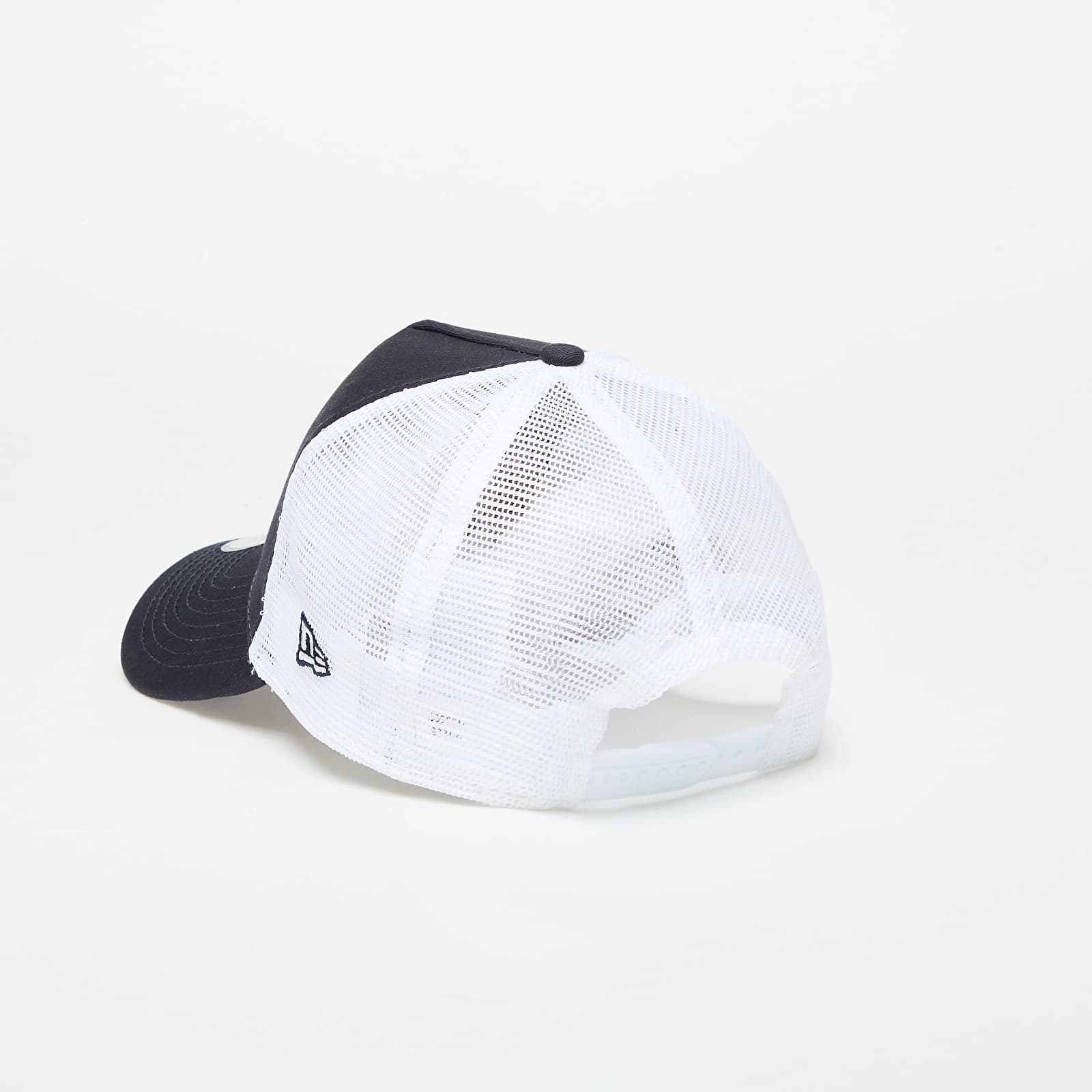Kšiltovky New Era New York Yankees League Essential Trucker Cap Navy/ White