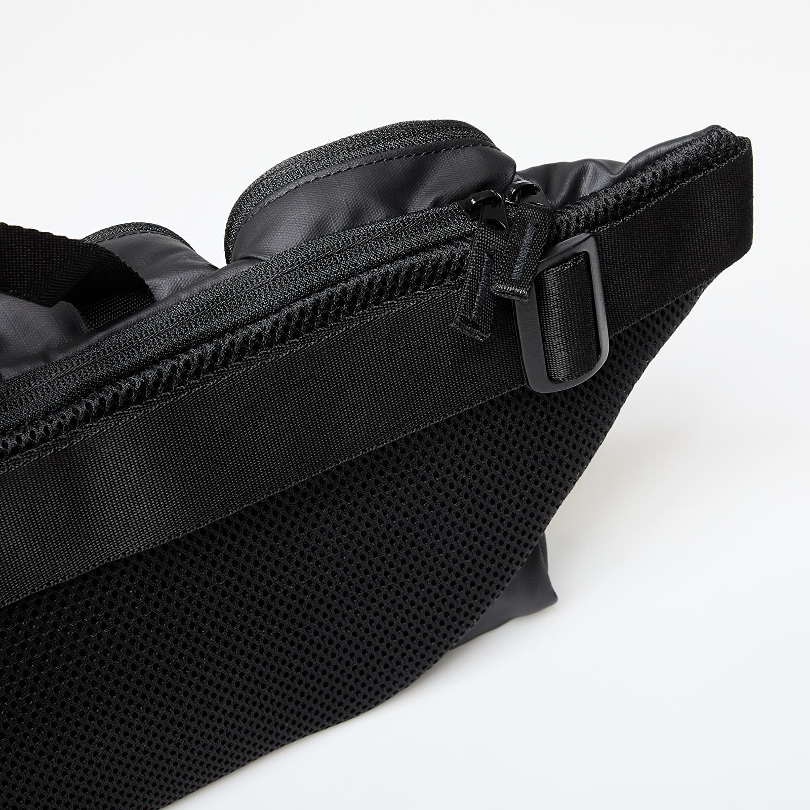 Ľadvinky Oakley Road Trip Rc Beltbag Blackout