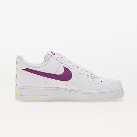 Baskets et chaussures pour hommes Nike Air Force 1 07 White Bold Berry Speed Yellow Queens