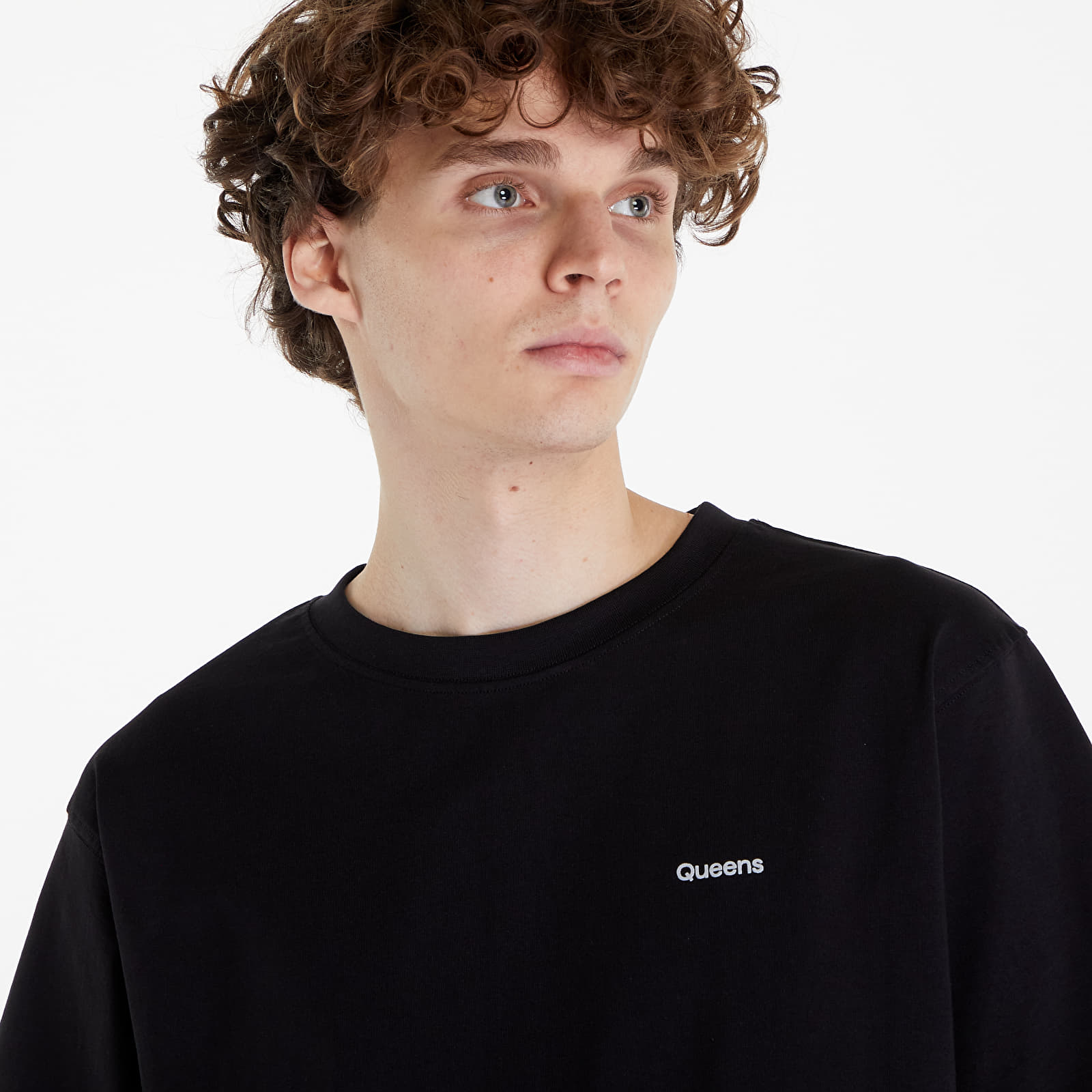 Majice Queens Men's Essential T-Shirt With Contrast Print Black