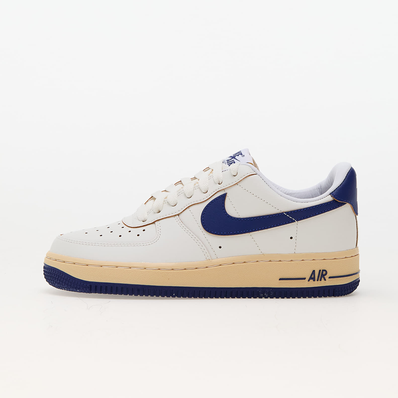 Baskets et chaussures pour femmes Nike W Air Force 1 '07 Sail/ Deep Royal Blue-Pale Vanilla