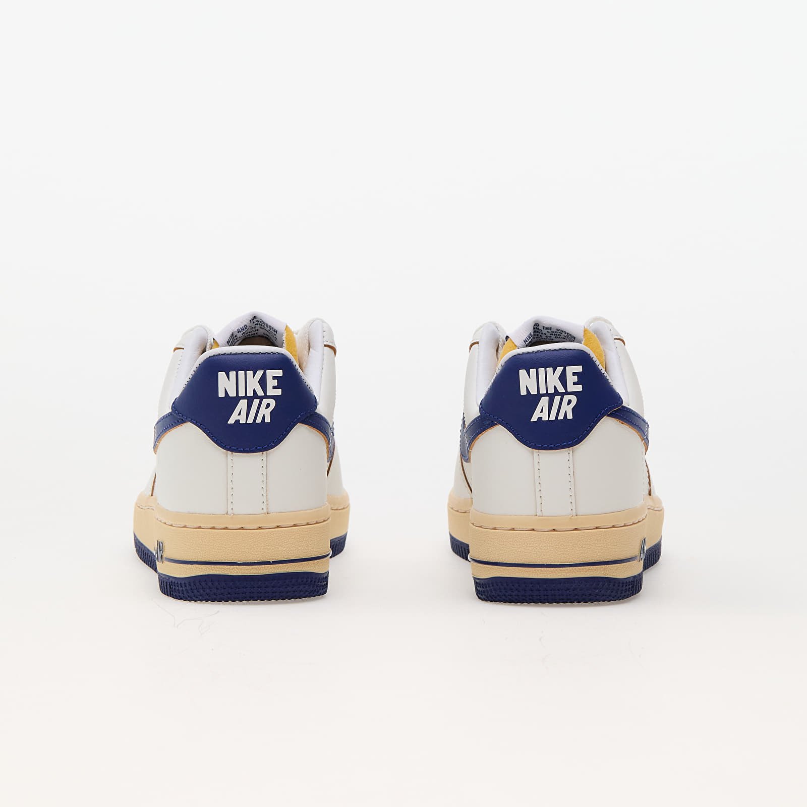 Baskets et chaussures pour femmes Nike W Air Force 1 '07 Sail/ Deep Royal Blue-Pale Vanilla