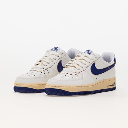 Nike W Air Force 1 07