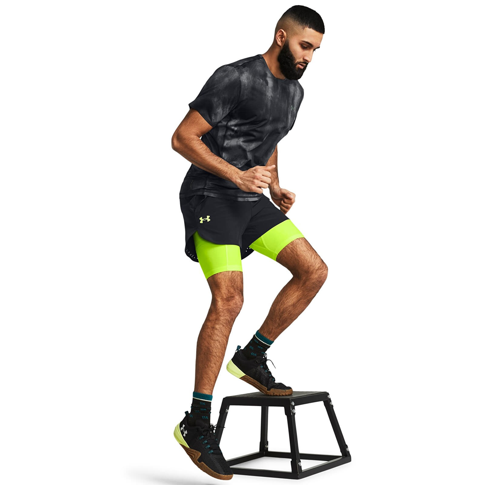 Rövidnadrágok Under Armour Peak Woven 2In1 Sts Black 001