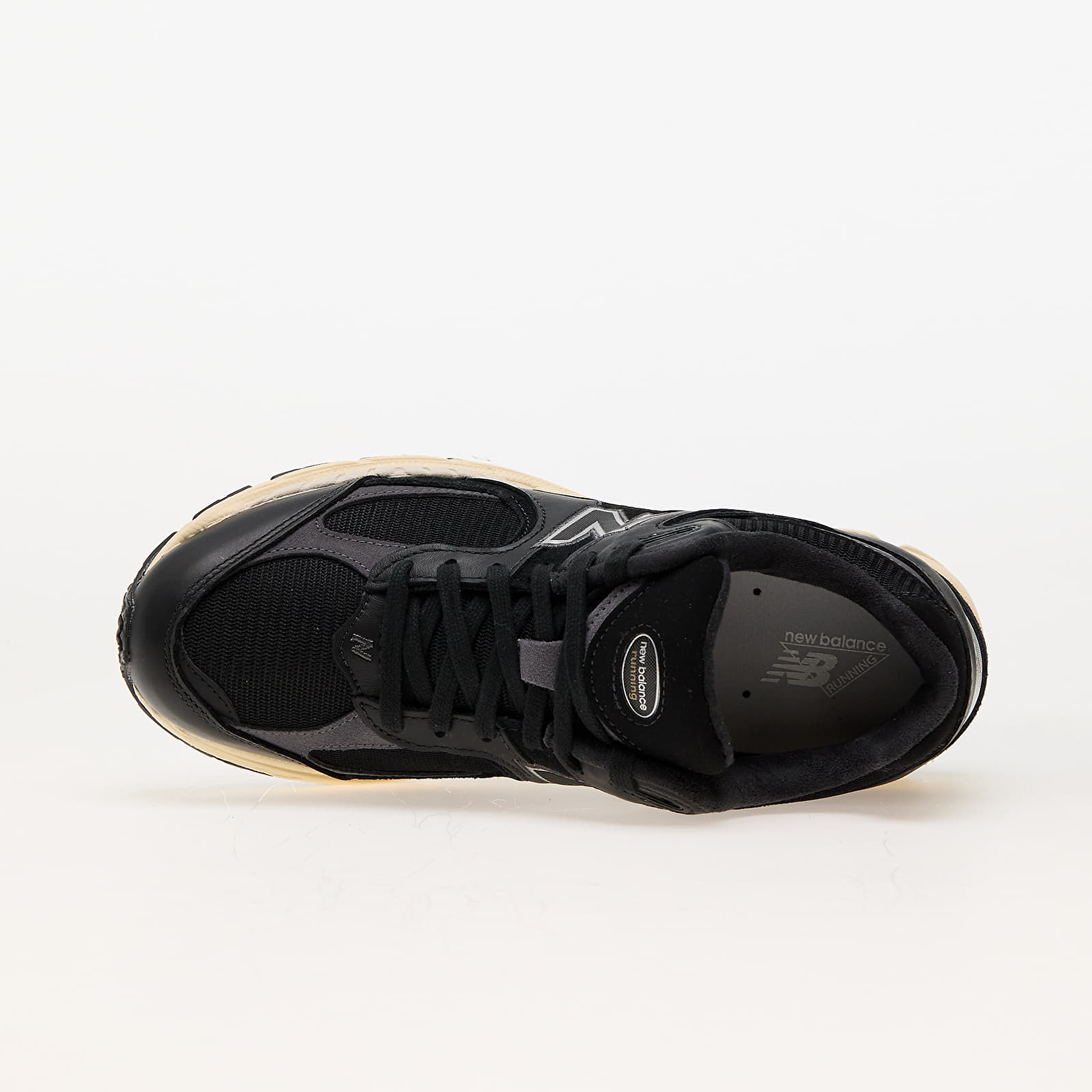 Men's sneakers and shoes New Balance 2002R Black