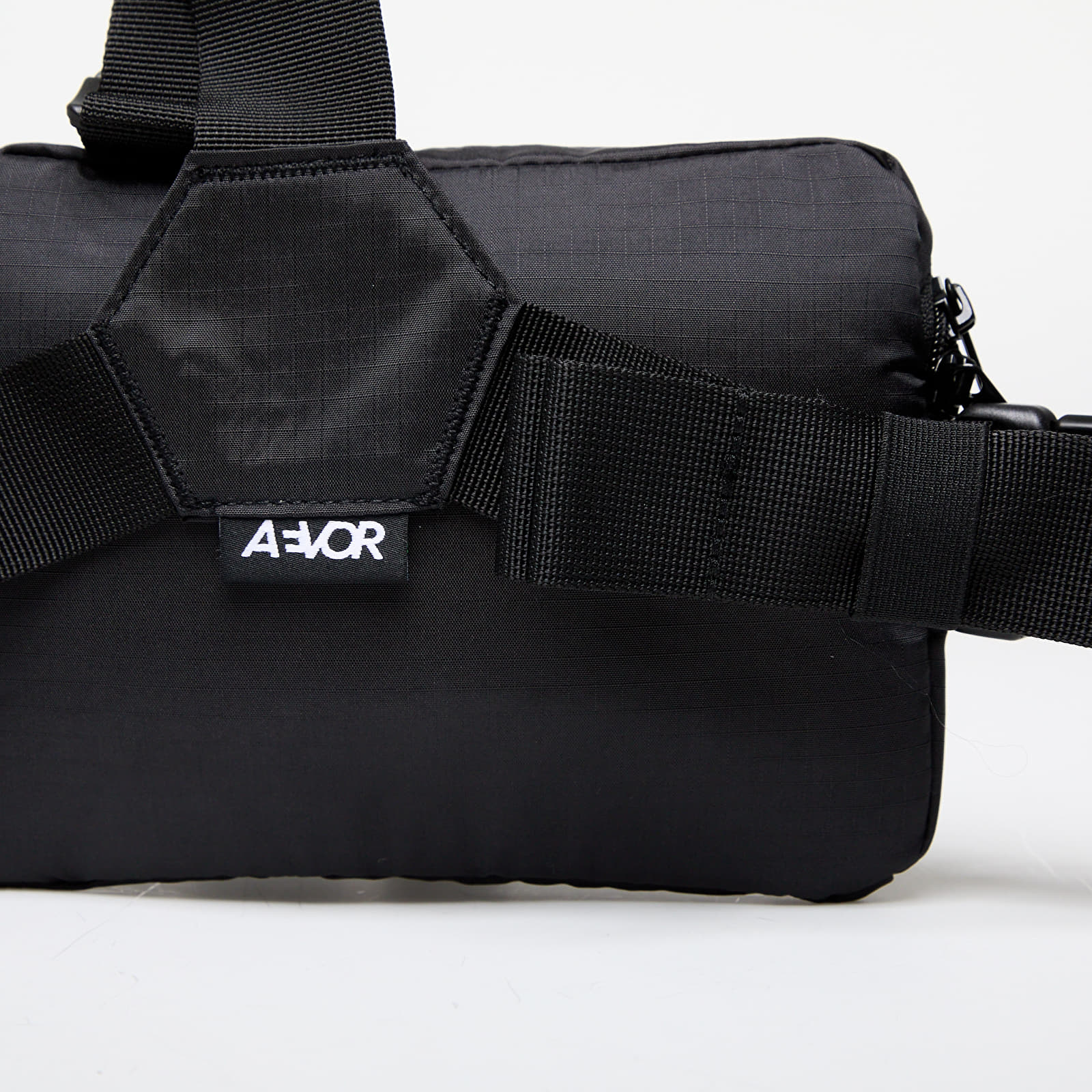 Nieren-Rucksäcke AEVOR Frontpack Ripstop Black