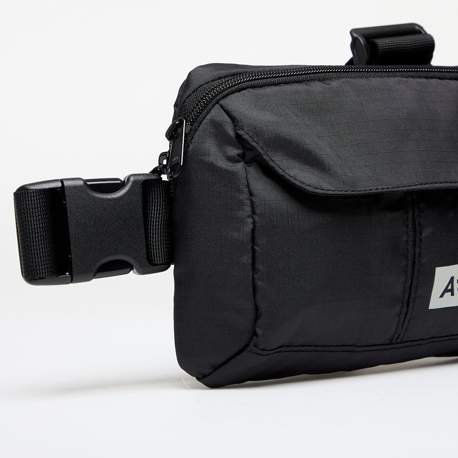 Nieren-Rucksäcke AEVOR Frontpack Ripstop Black
