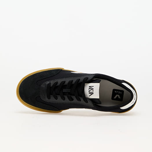 Veja on sale volley black