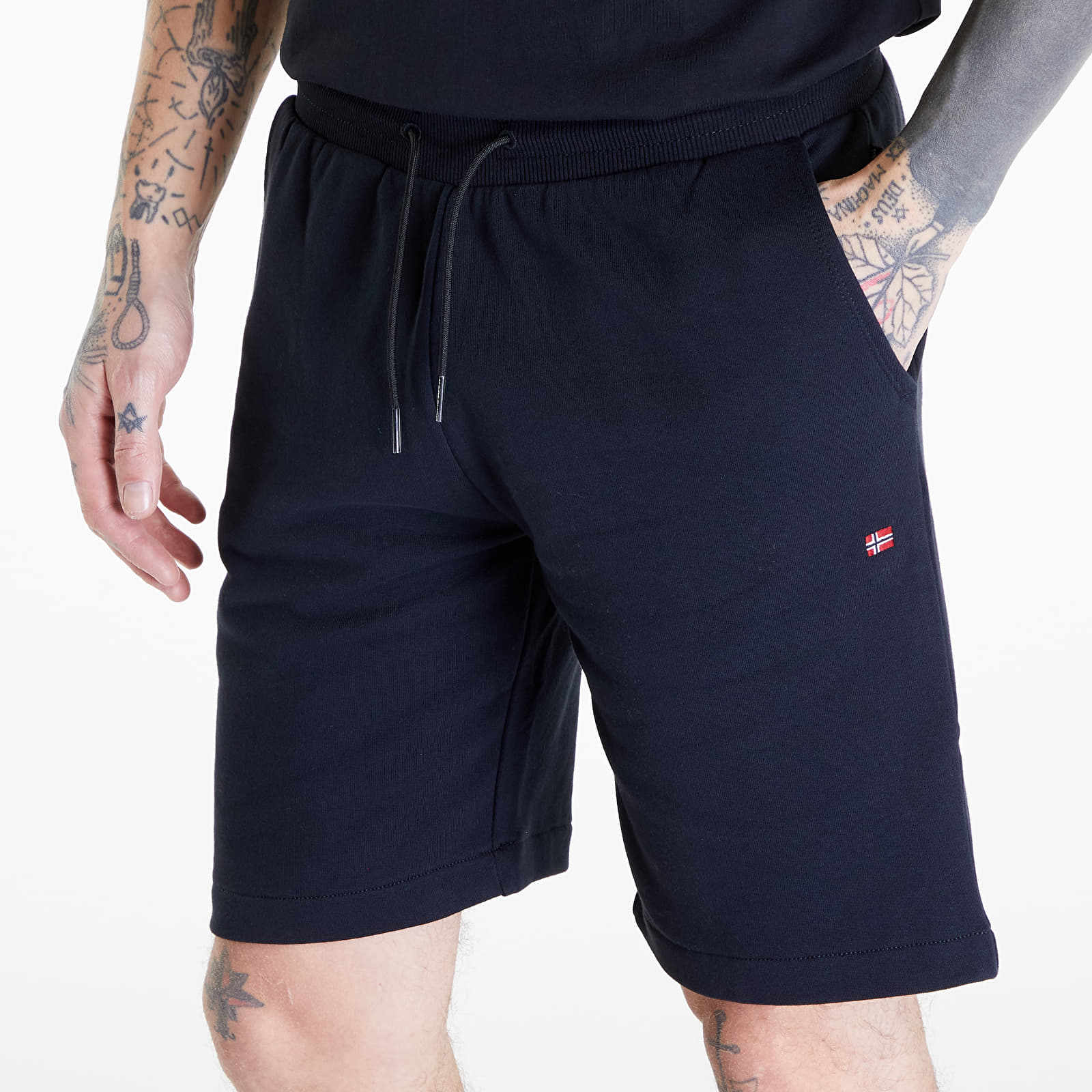 Pantalones cortos Napapijri Nalis Sum Shorts Black