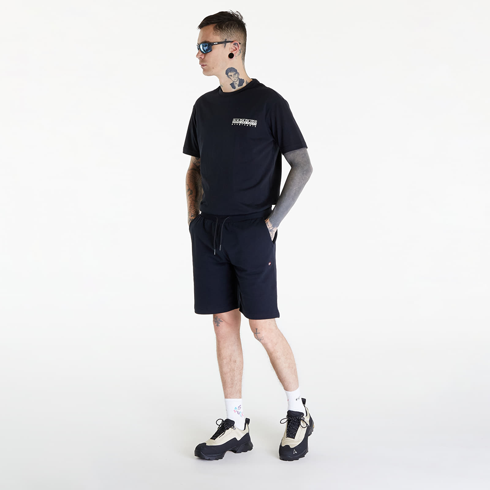 Pantalones cortos Napapijri Nalis Sum Shorts Black