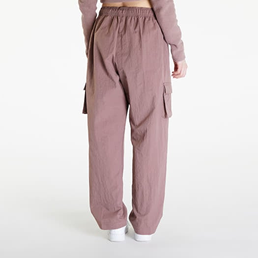 Jeans en broeken Nike Sportswear Essential Women s High Rise Woven Cargo Pants Smokey Mauve Black Queens