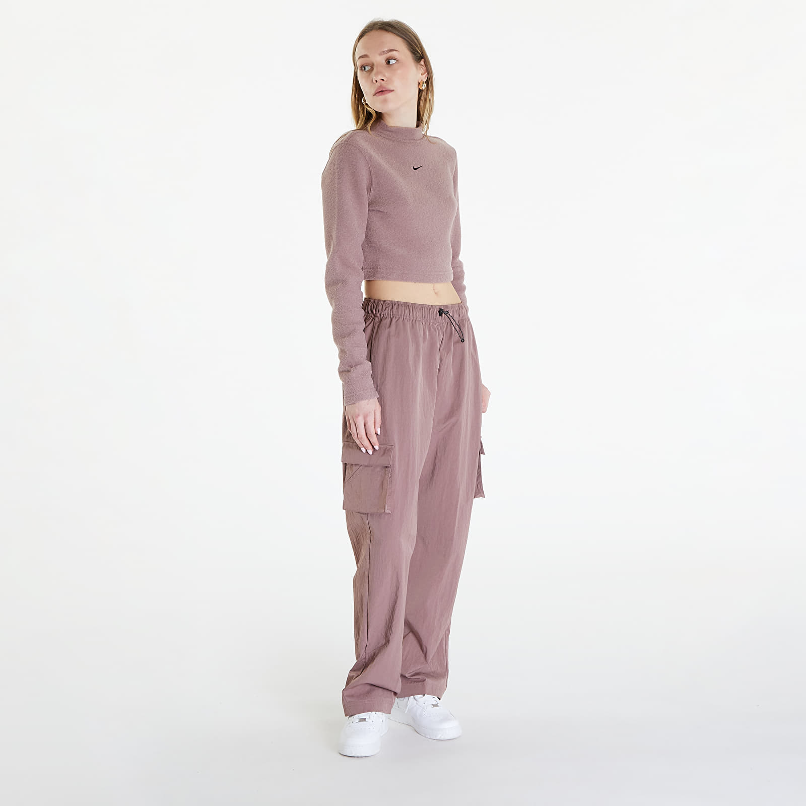 Pants Nike Sportswear Essential Women's High-Rise Woven Cargo Pants Smokey Mauve/ Black