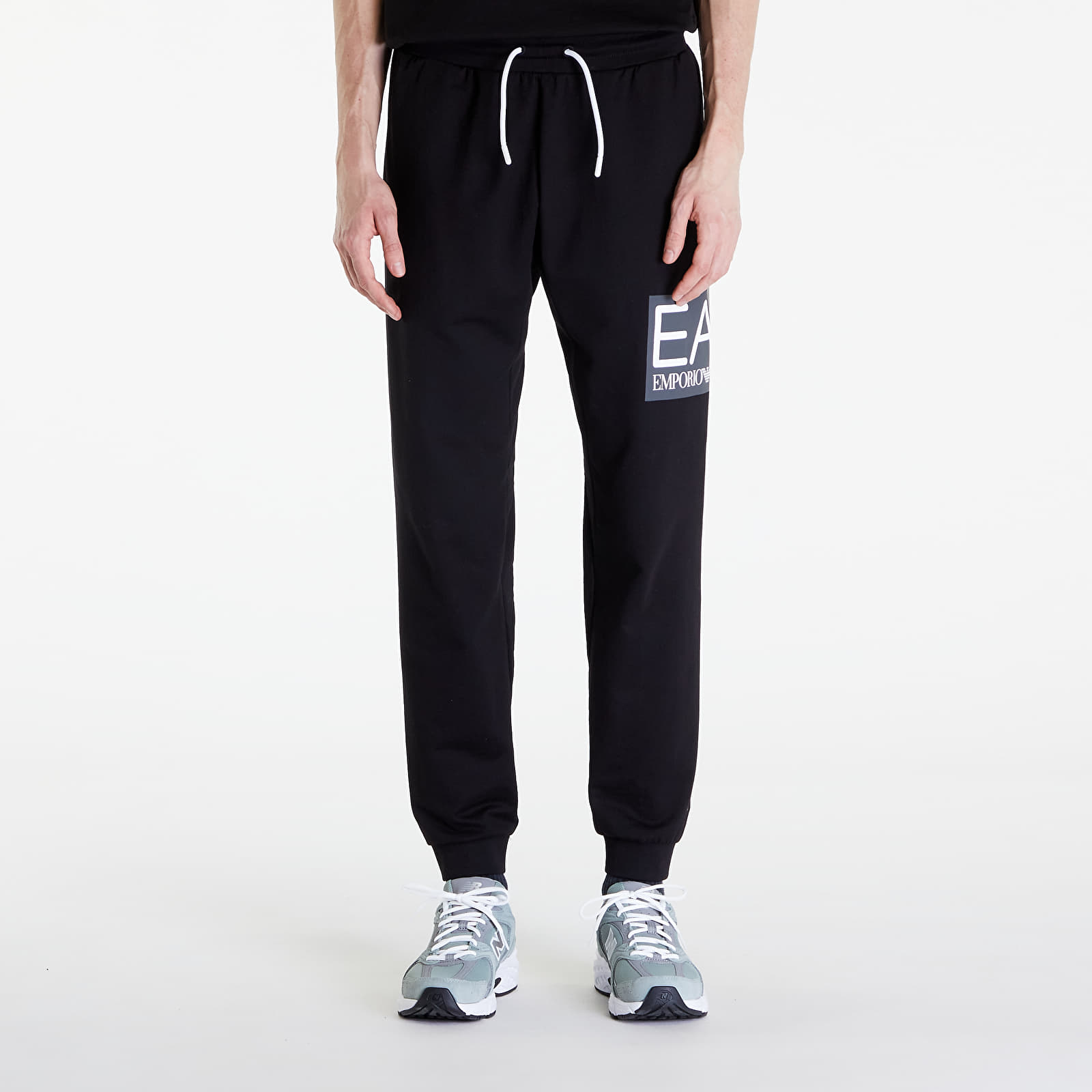 Pantaloni ea7 2025