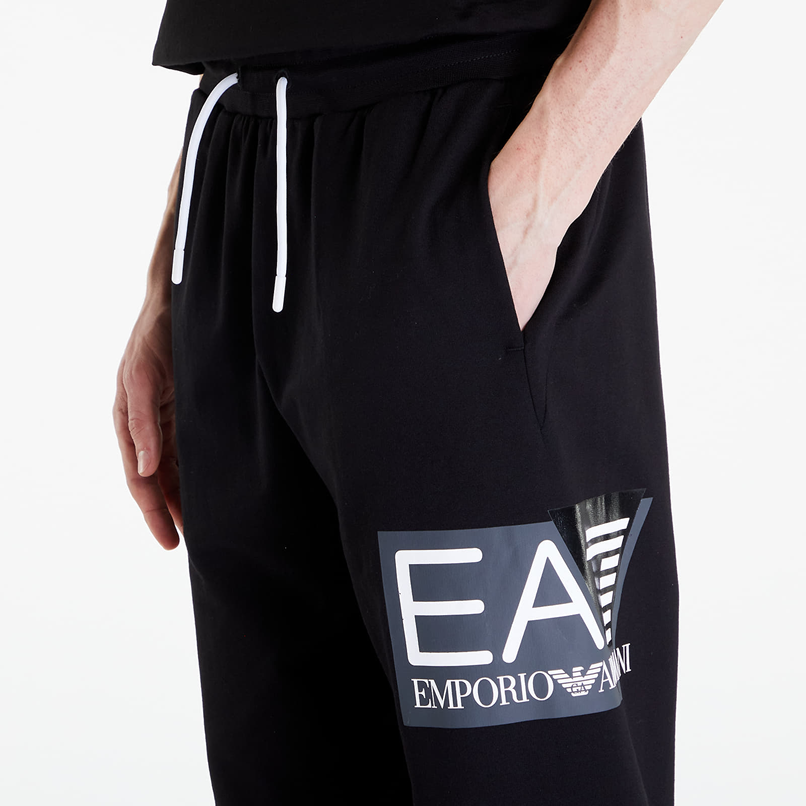 Sweatpants EA7 Emporio Armani Pantaloni Black Queens