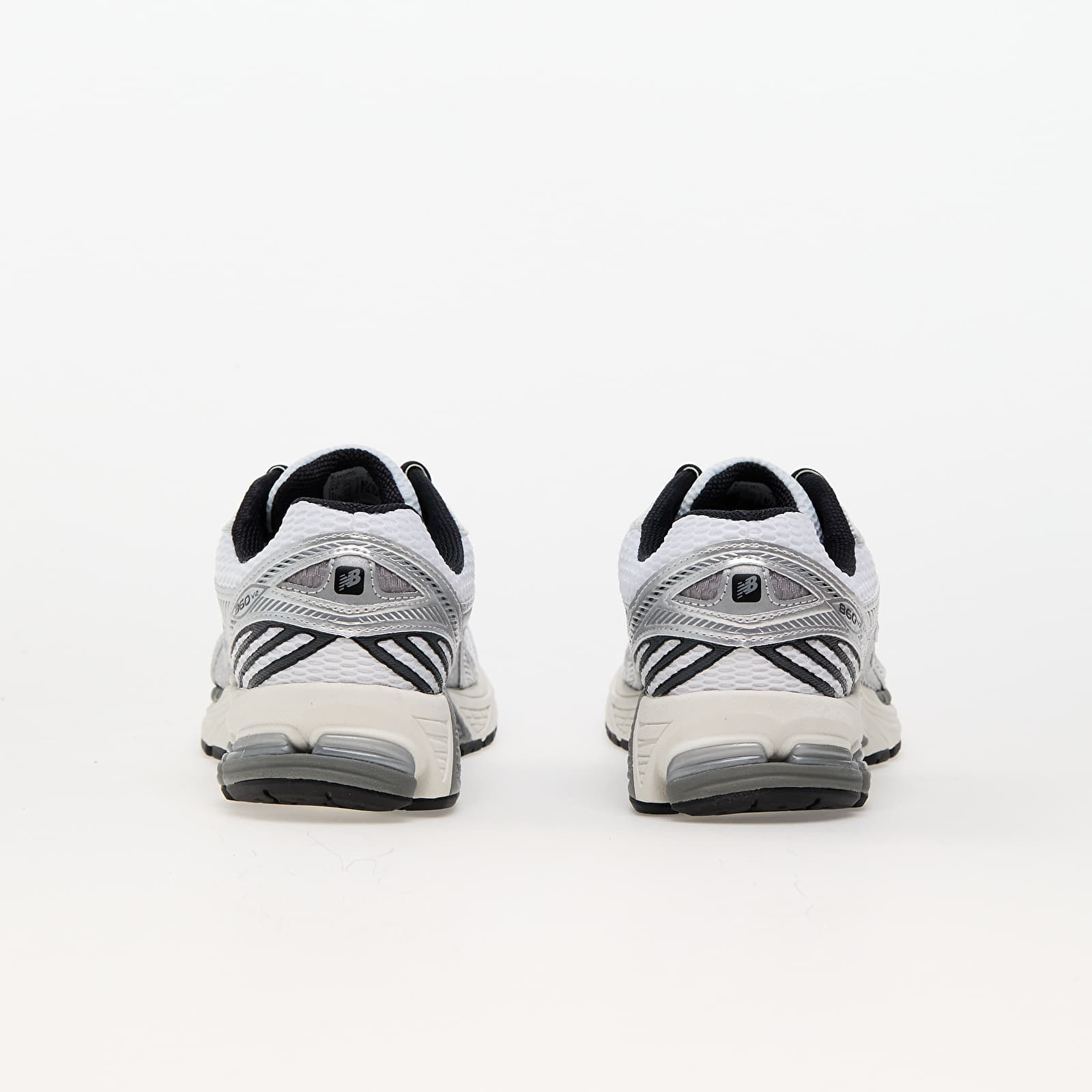 Baskets et chaussures pour hommes New Balance 860 V2 Grey
