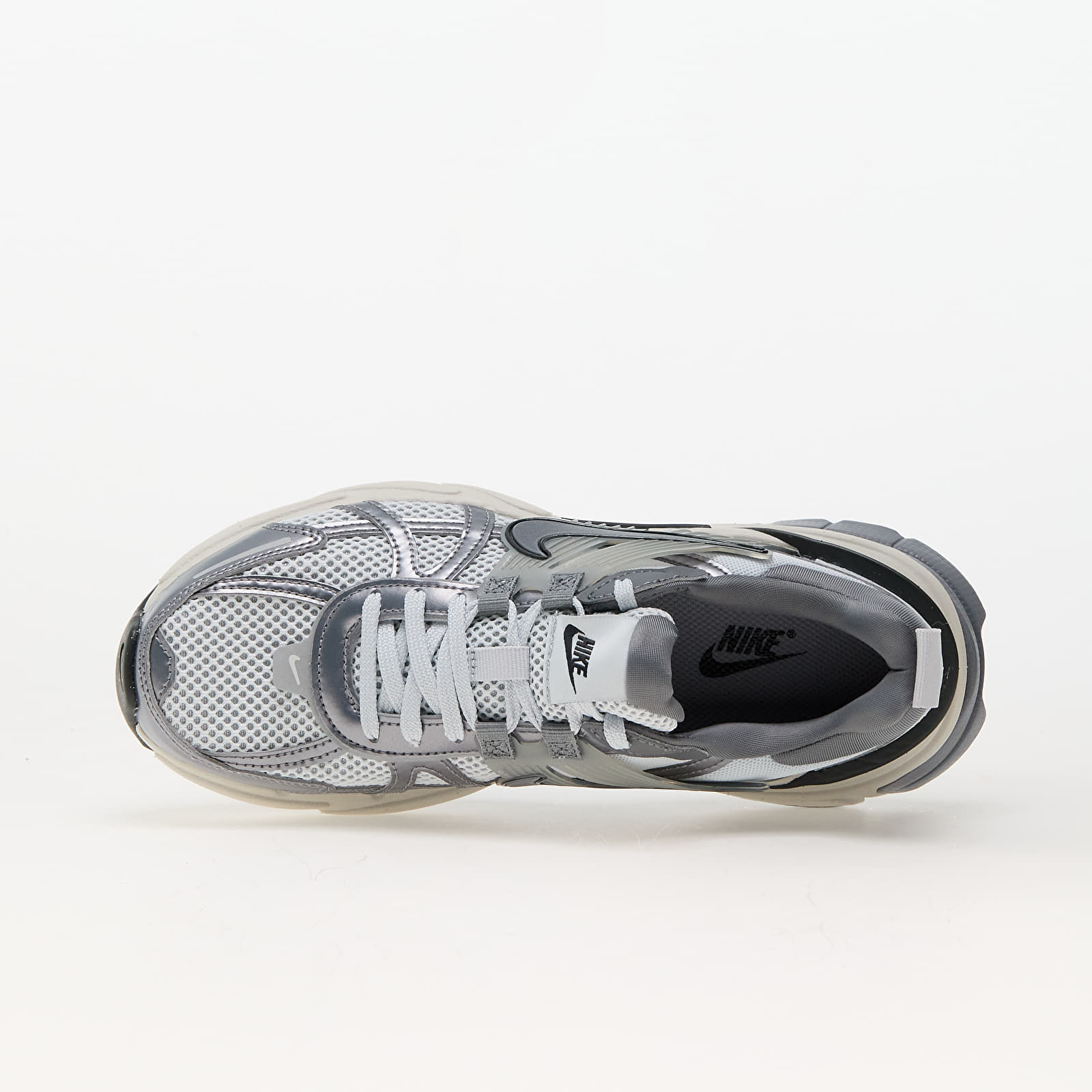 Scarpe e sneakers da donna Nike W V2K Run Pure Platinum Mtlc Cool Grey Wolf Grey Queens