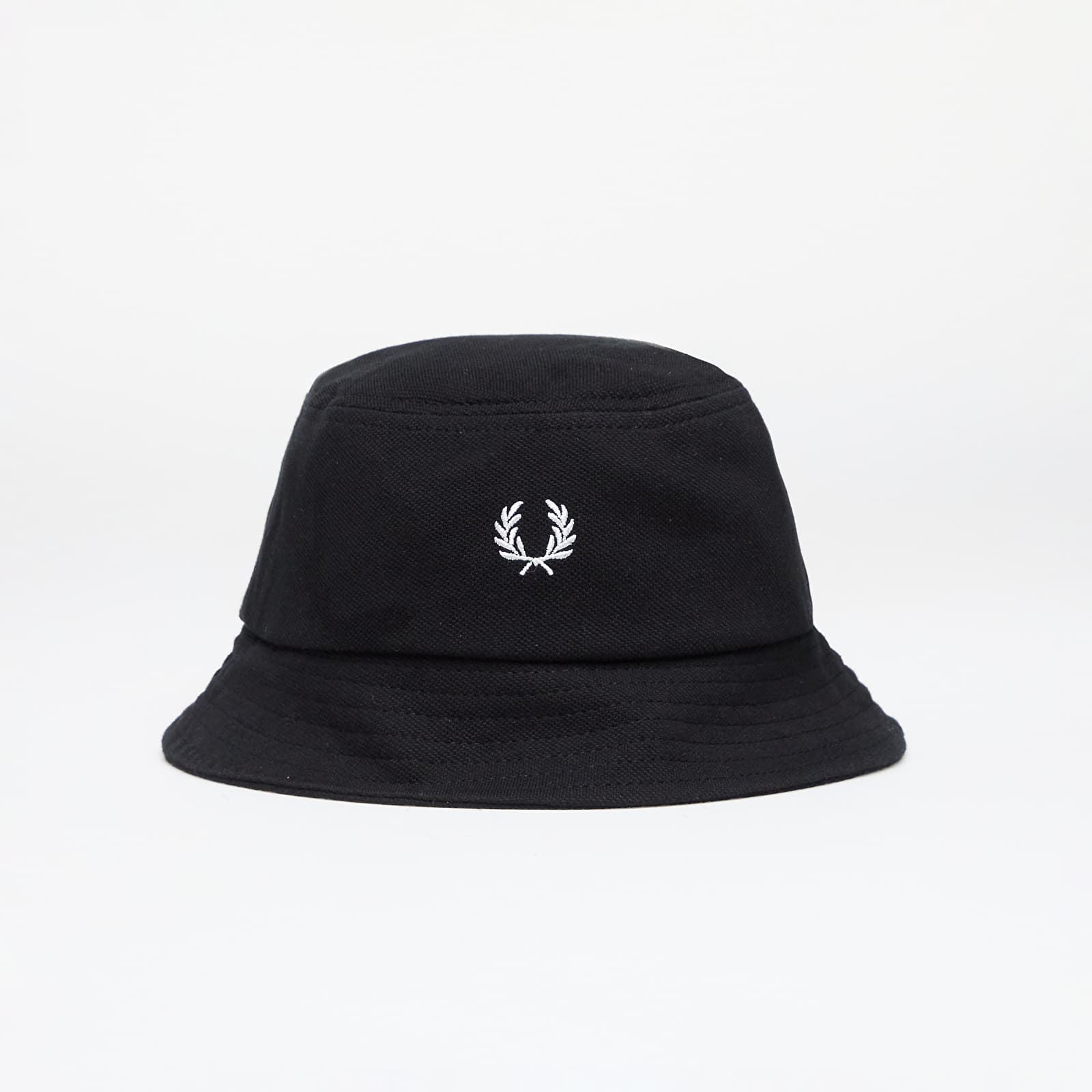 Hats FRED PERRY Pique Bucket Hat Black/ Snow white