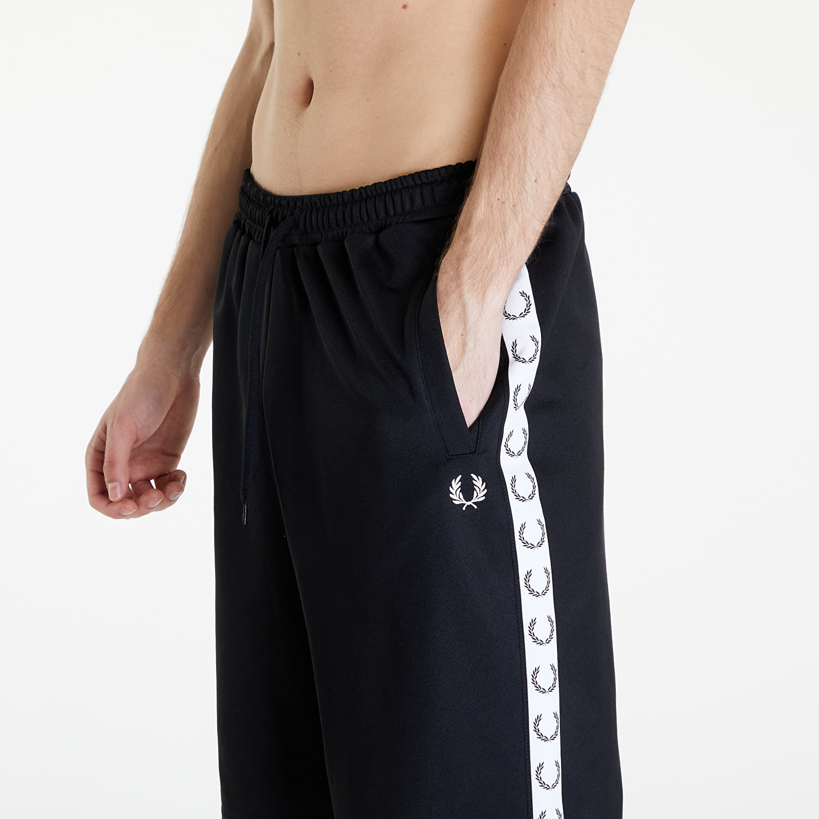 Shorts FRED PERRY Taped Tricot Short Black