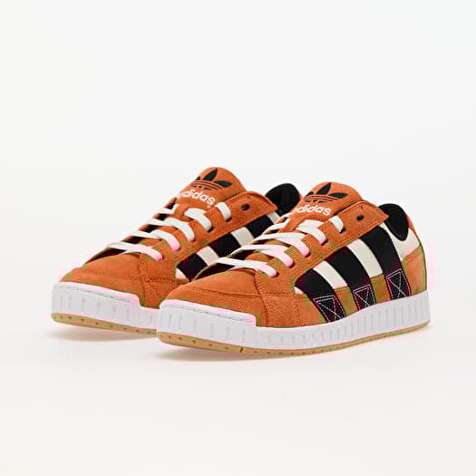 Basket adidas homme noir et orange hot sale