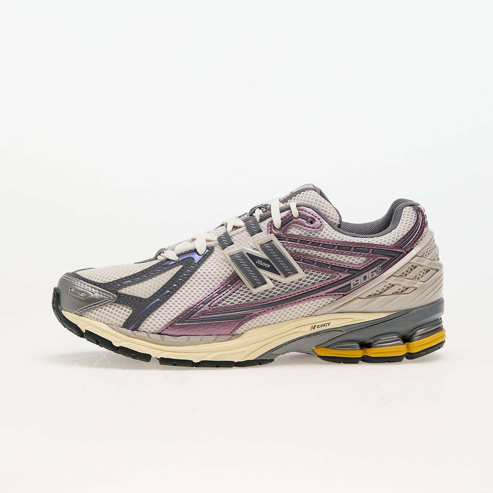 Baskets et chaussures pour hommes New Balance 1906 Licorice Queens