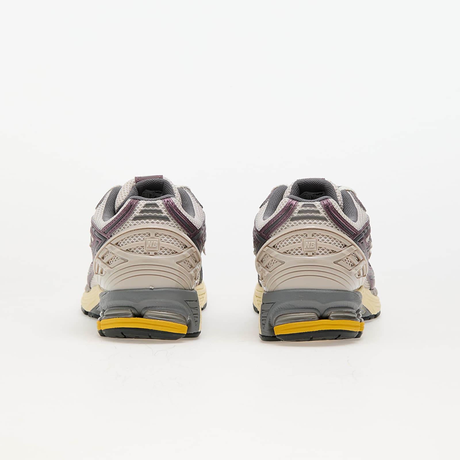 Men's sneakers and shoes New Balance 1906 Licorice