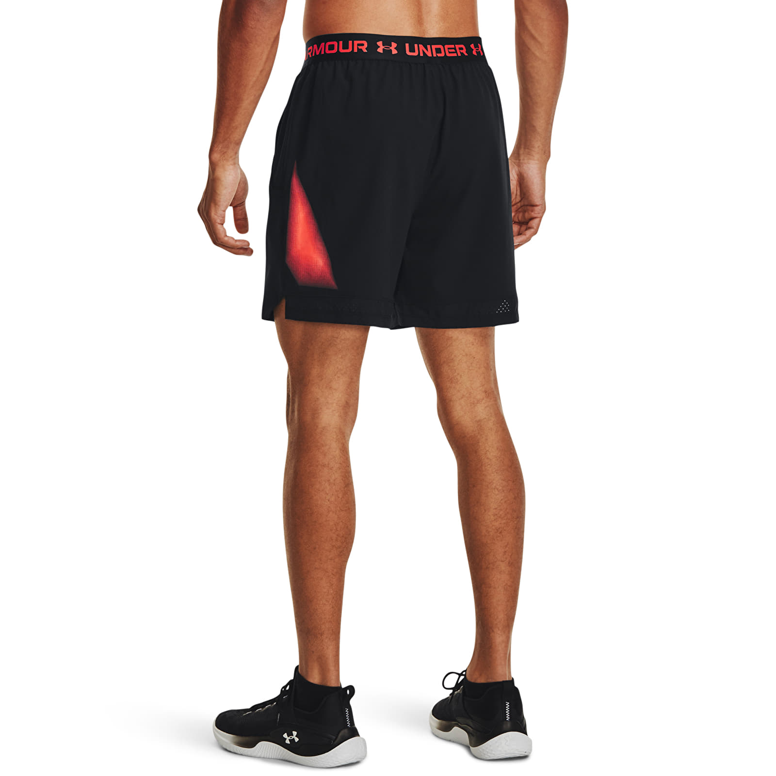 Hosen Under Armour Vanish Wvn 6In Grphic Sts Black