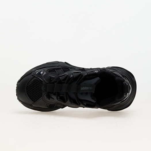 Women s sneakers and shoes adidas Ozthemis W Core Black Core Black Carbon Queens