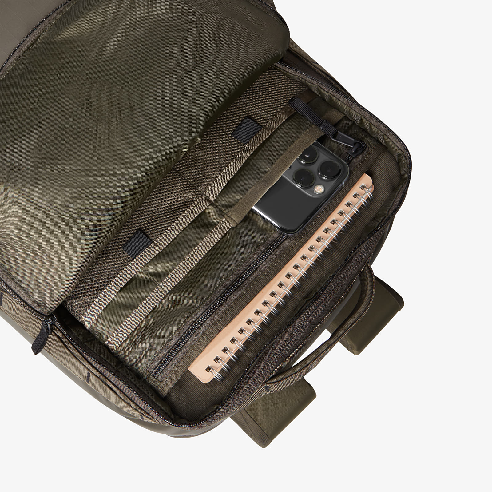 Mugursomas The North Face Base Camp Voyager Travel Pack New Taupe Green/ Tnf Black