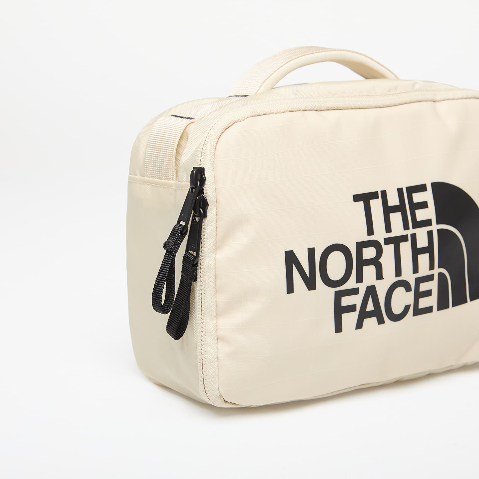 Púzdra The North Face Base Camp Voyager Toiletry Kit Gravel/ TNF Black