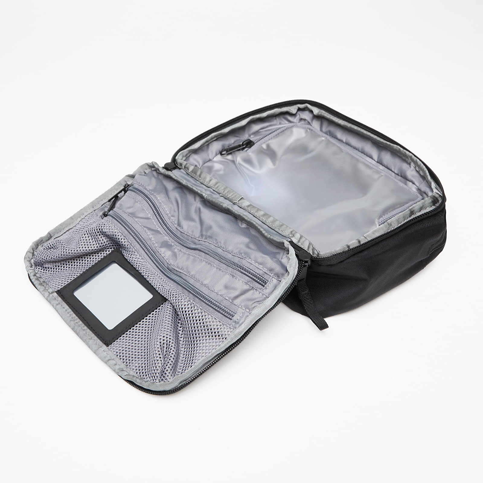 Púzdra The North Face Base Camp Voyager Toiletry Kit TNF Black/ TNF White