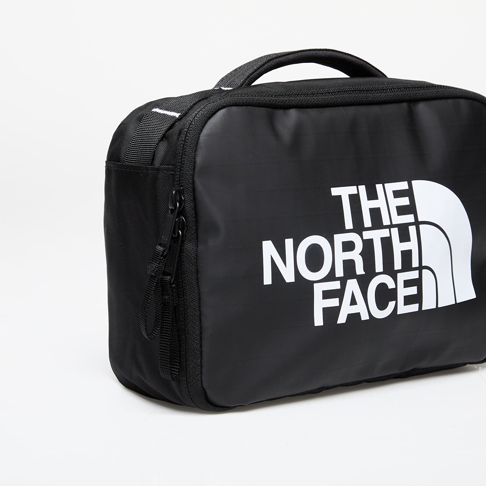 Púzdra The North Face Base Camp Voyager Toiletry Kit TNF Black/ TNF White