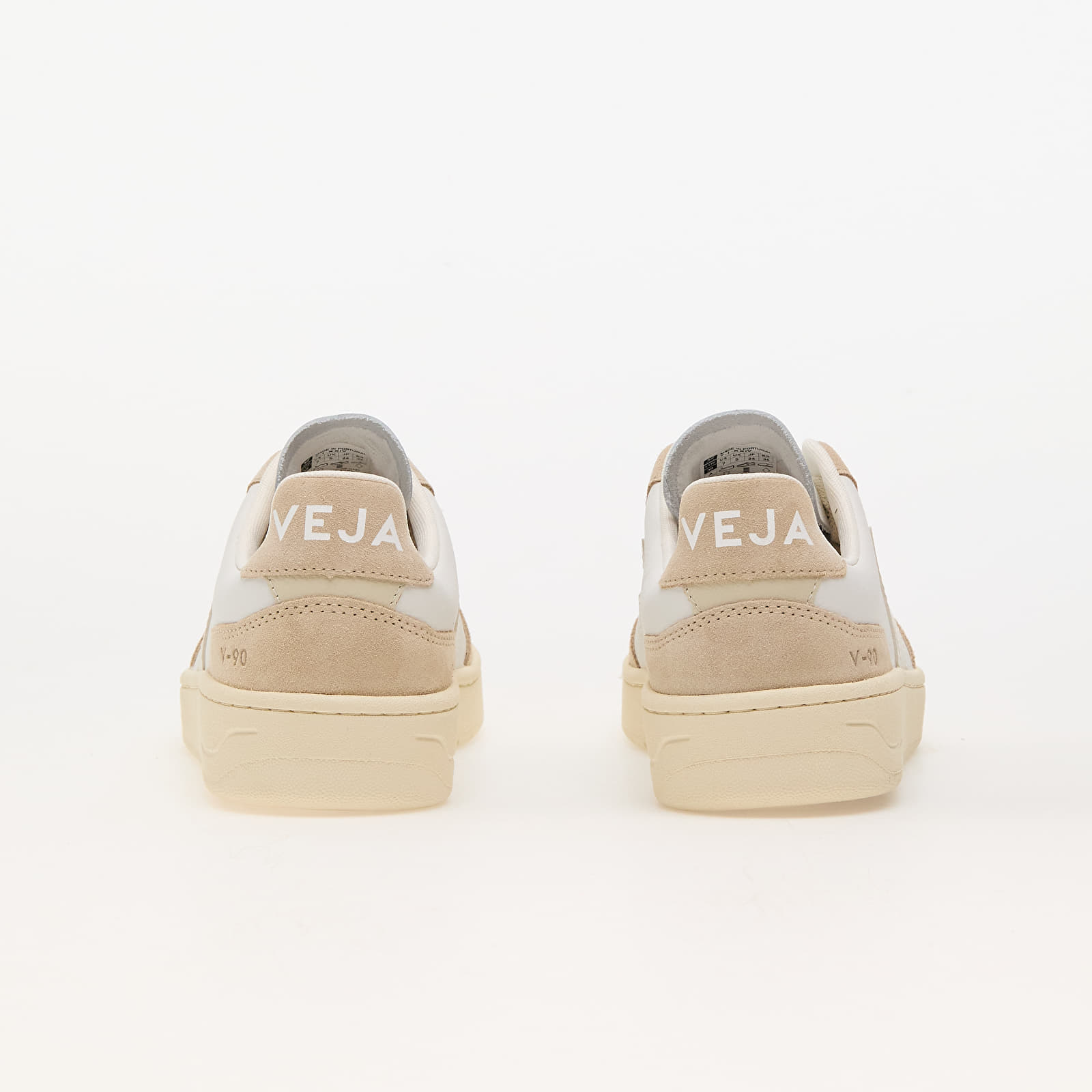 Sneakers und Schuhe für Frauen Veja W V-90 Extra White Pierre Almond