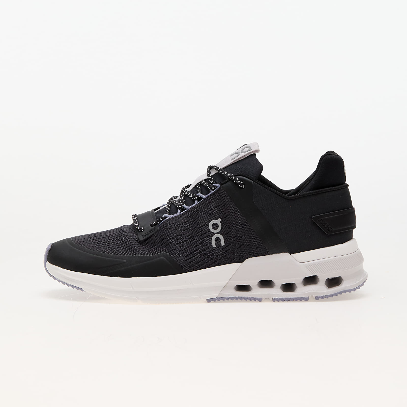 Sieviešu kedas un apavi On W Cloudnova Flux Black/ Feather