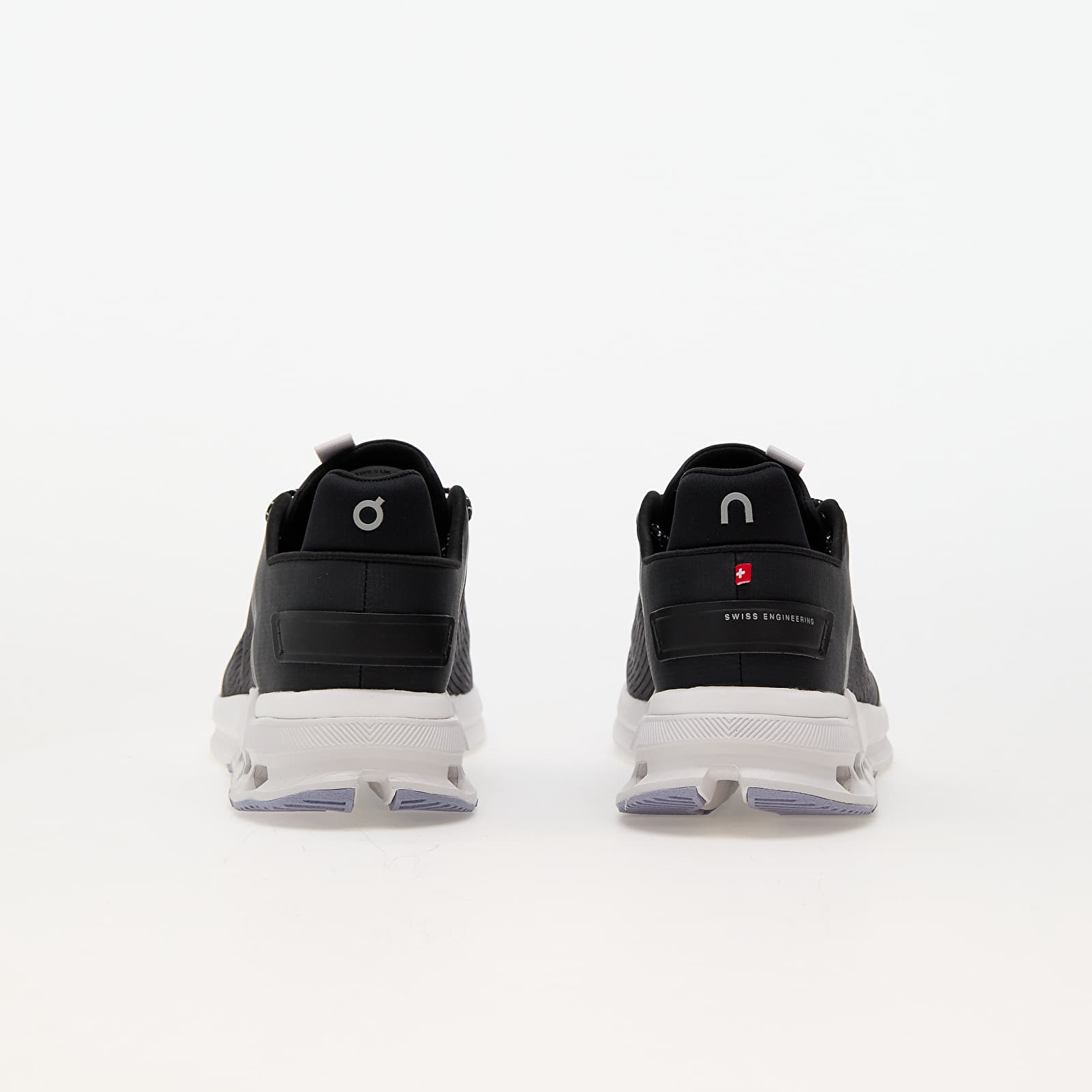 Sieviešu kedas un apavi On W Cloudnova Flux Black/ Feather